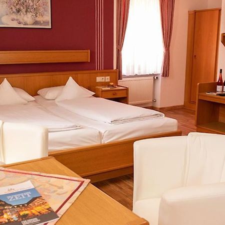 Hotel Garni Zum Hirschen Iphofen Dış mekan fotoğraf
