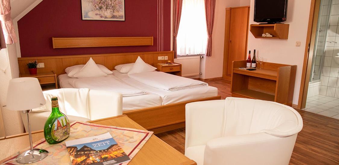 Hotel Garni Zum Hirschen Iphofen Dış mekan fotoğraf