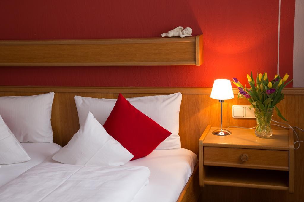 Hotel Garni Zum Hirschen Iphofen Dış mekan fotoğraf